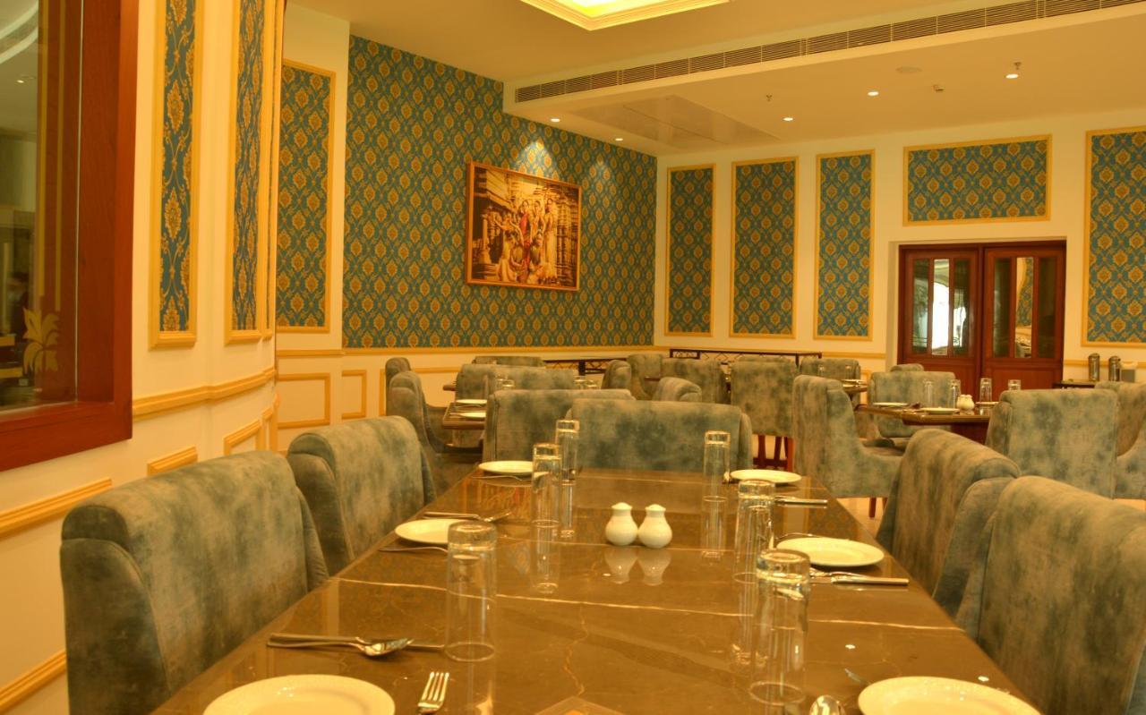 Hotel Chandela Khajurāho Esterno foto