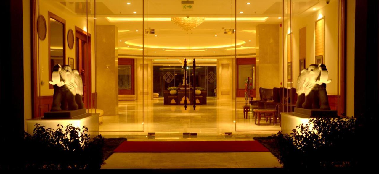 Hotel Chandela Khajurāho Esterno foto