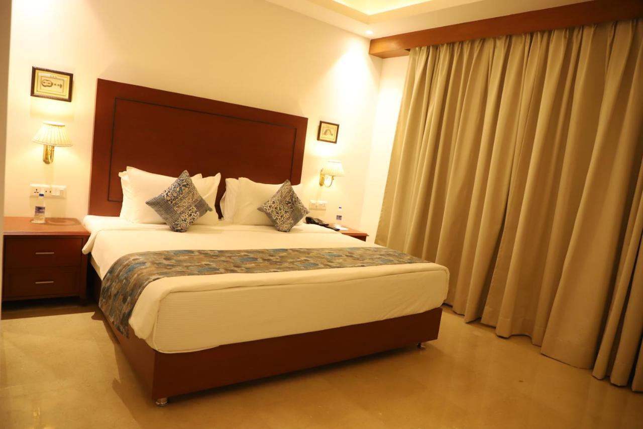 Hotel Chandela Khajurāho Esterno foto
