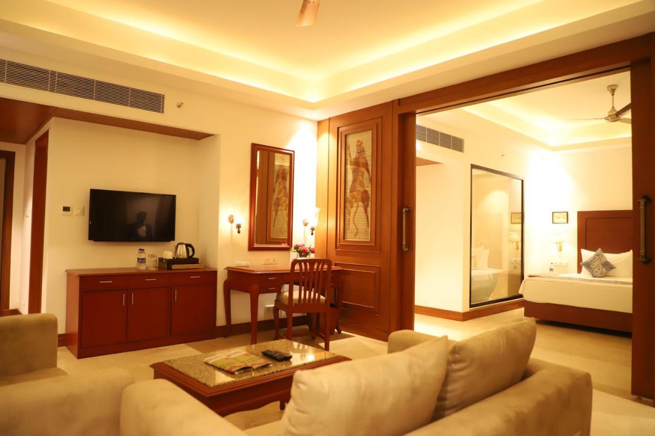 Hotel Chandela Khajurāho Esterno foto