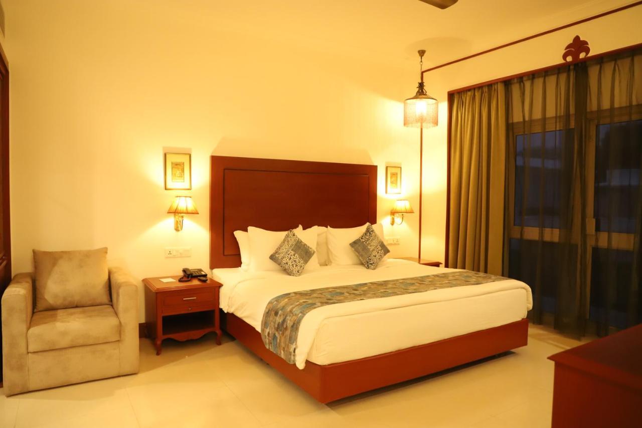 Hotel Chandela Khajurāho Esterno foto