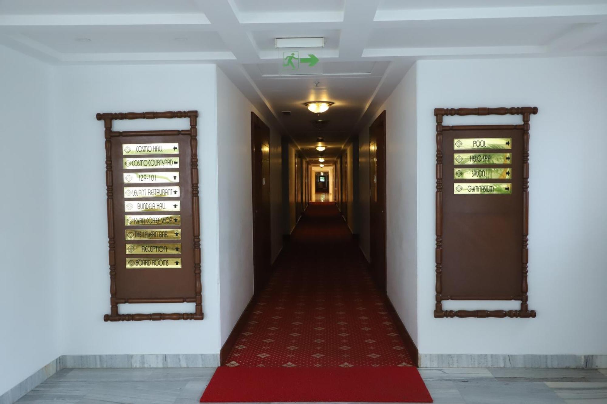 Hotel Chandela Khajurāho Esterno foto